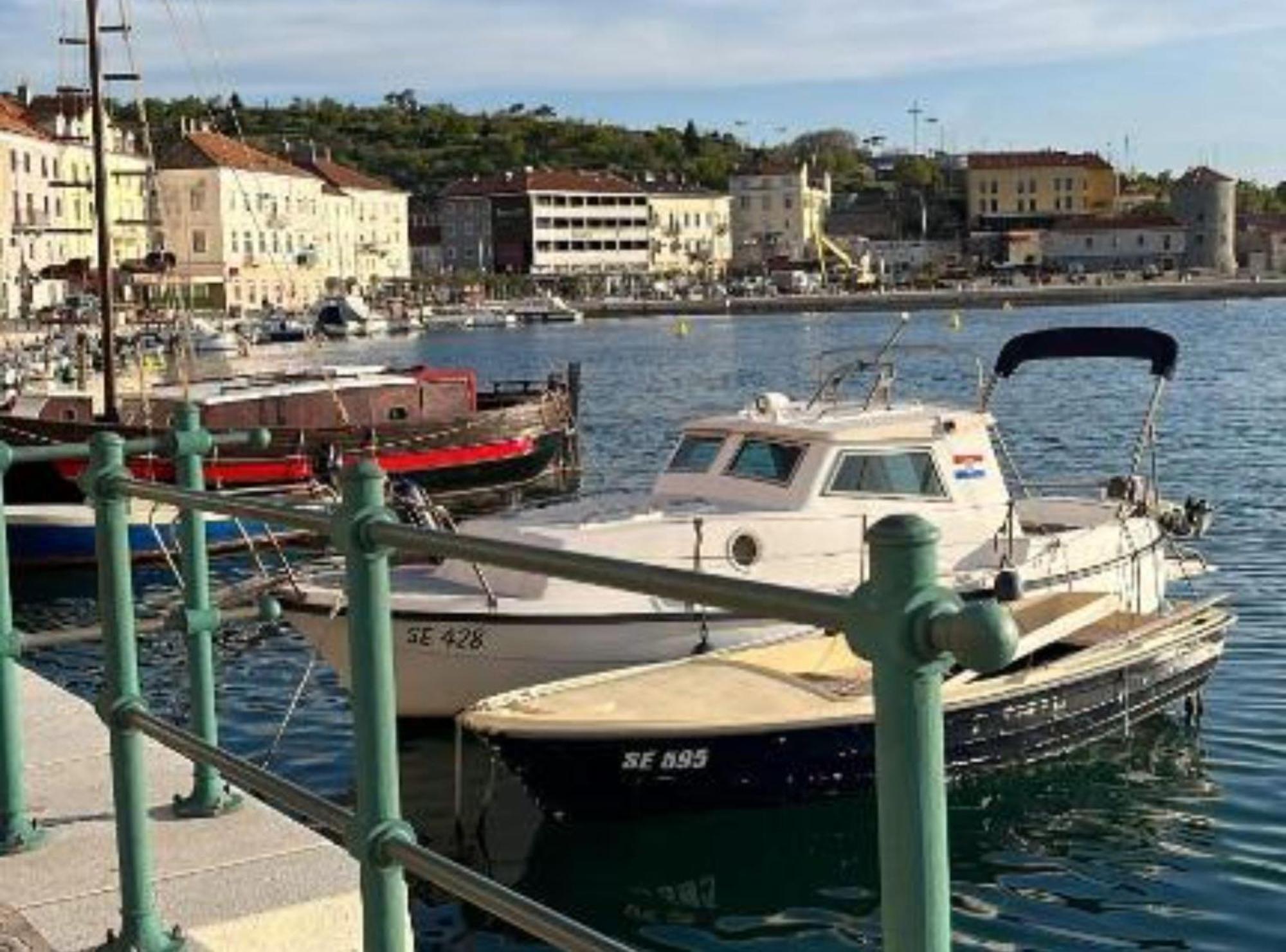 Apartman Pod Plocom Senj  Eksteriør bilde